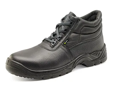 Beeswift Non Metallic Chukka Boot